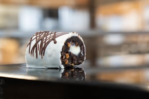 Callebaut-spring-2023-leipurin-pahkinasuklaaleivos-Tarja